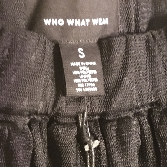 Who What Wear woman's tiered midi skirt black (S) - Picture 3 of 5